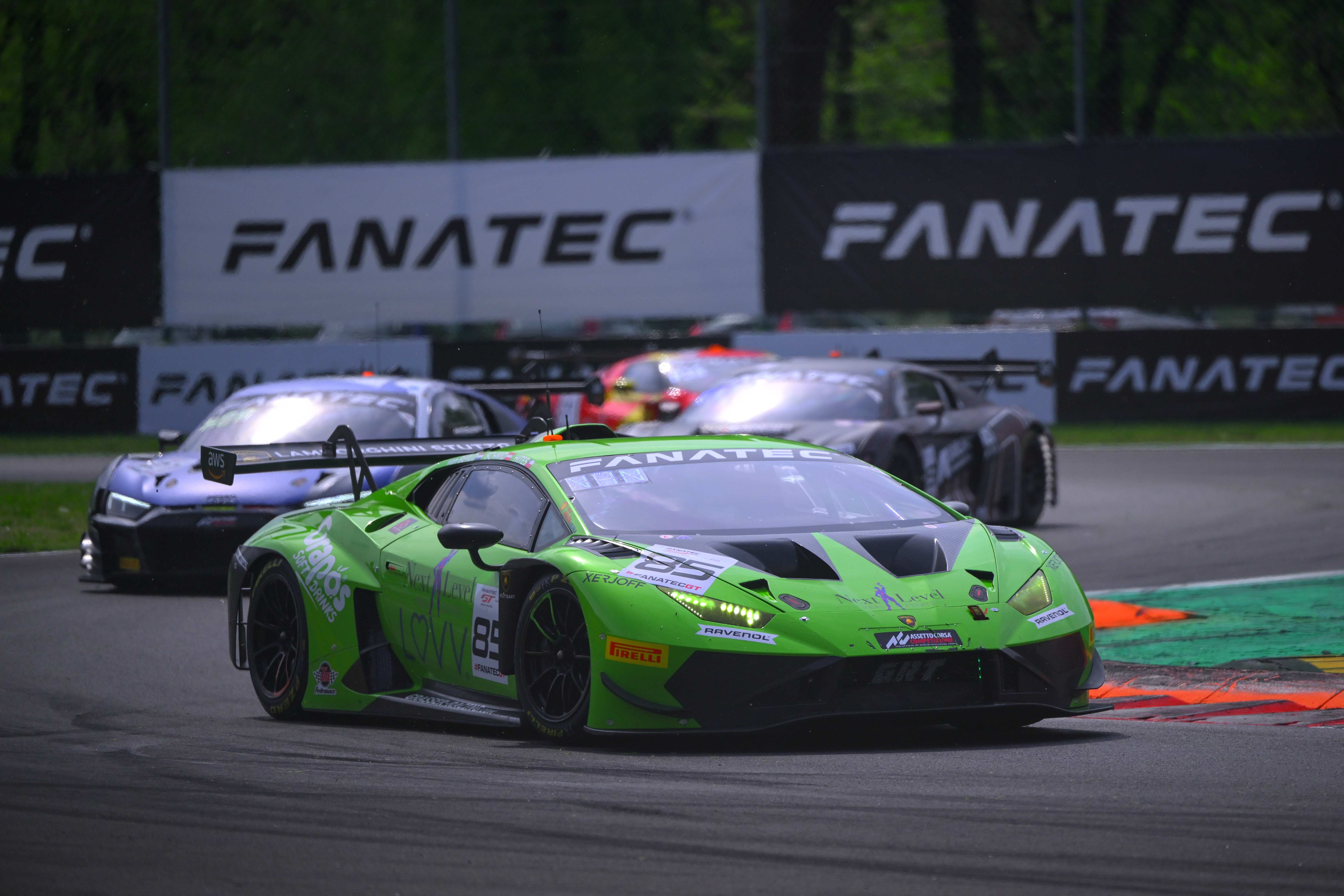 Benjamín Hites compite en los 1.000 kilómetros de Paul Ricard con el objetivo fijo en el podio