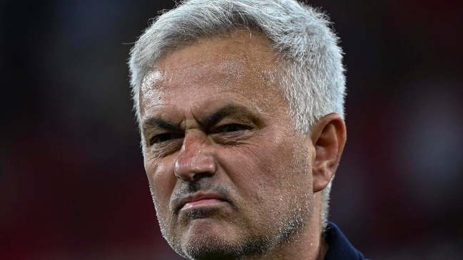 UEFA inició procedimiento disciplinario contra José Mourinho por insultos al árbitro