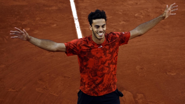 Cerúndolo sorprendió a Fritz y jugará ante Rune en octavos de Roland Garros