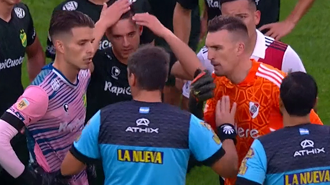 El partido de River ante Defensa fue suspendido por la muerte de un hincha tras caer desde la tribuna