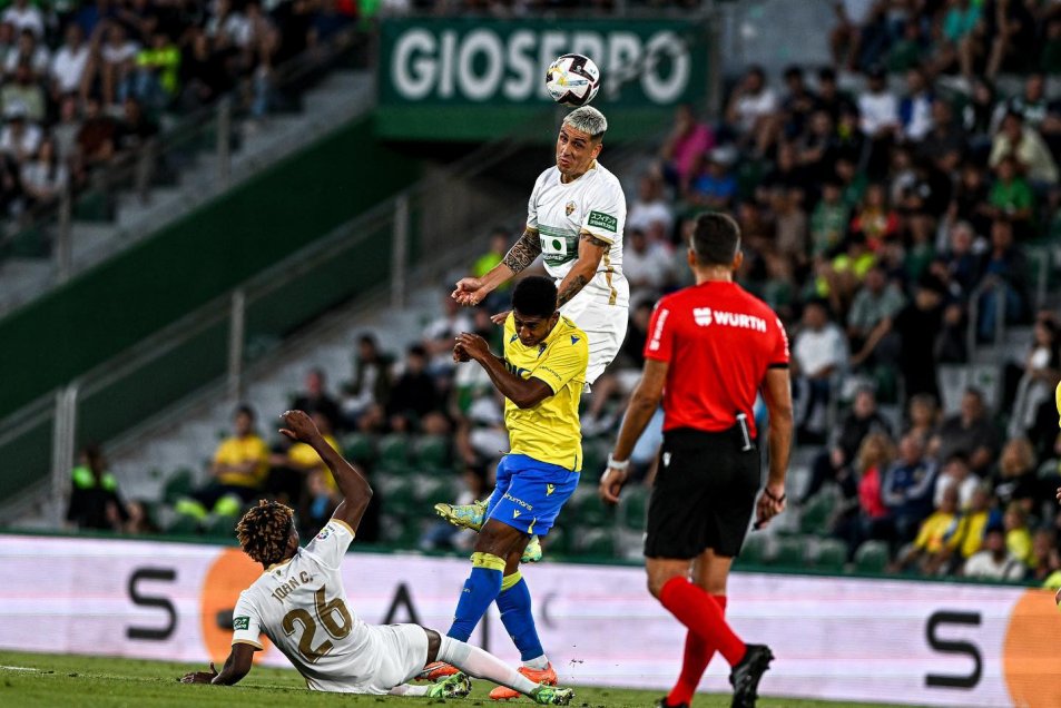 Enzo Roco agradeció a los hinchas tras triste temporada en Elche
