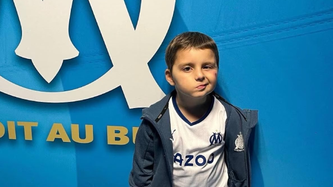 Emmanuel Macron condenó ataque a hincha de Marsella de ocho años con cáncer cerebral