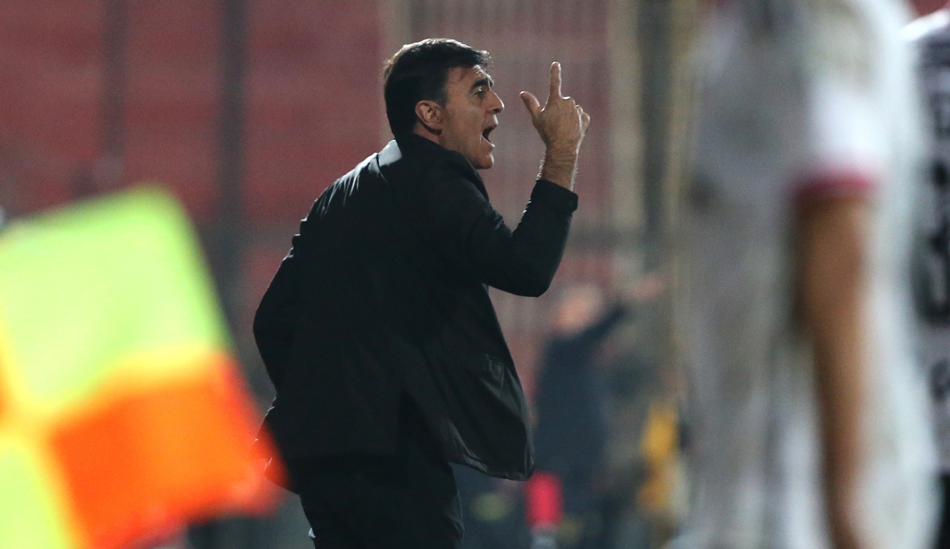 Quinteros anticipó el duelo con Boca y reveló la duda que tiene en la formación de Colo Colo