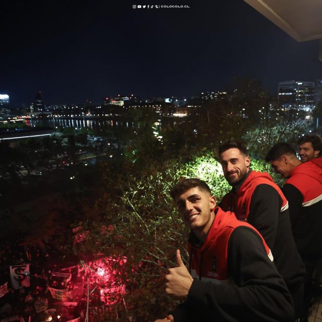 Jugadores de Colo Colo agradecieron el apoyo de los hinchas en Buenos Aires