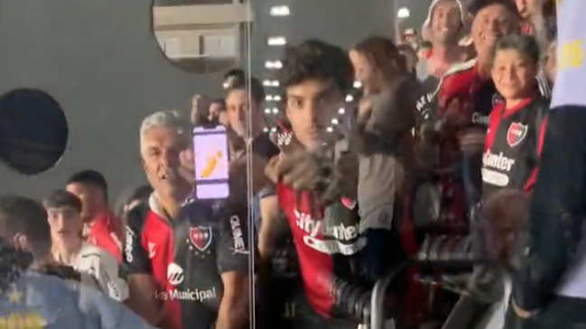 Barristas de Newell’s atacaron con insultos racistas durante duelo con Santos en Brasil
