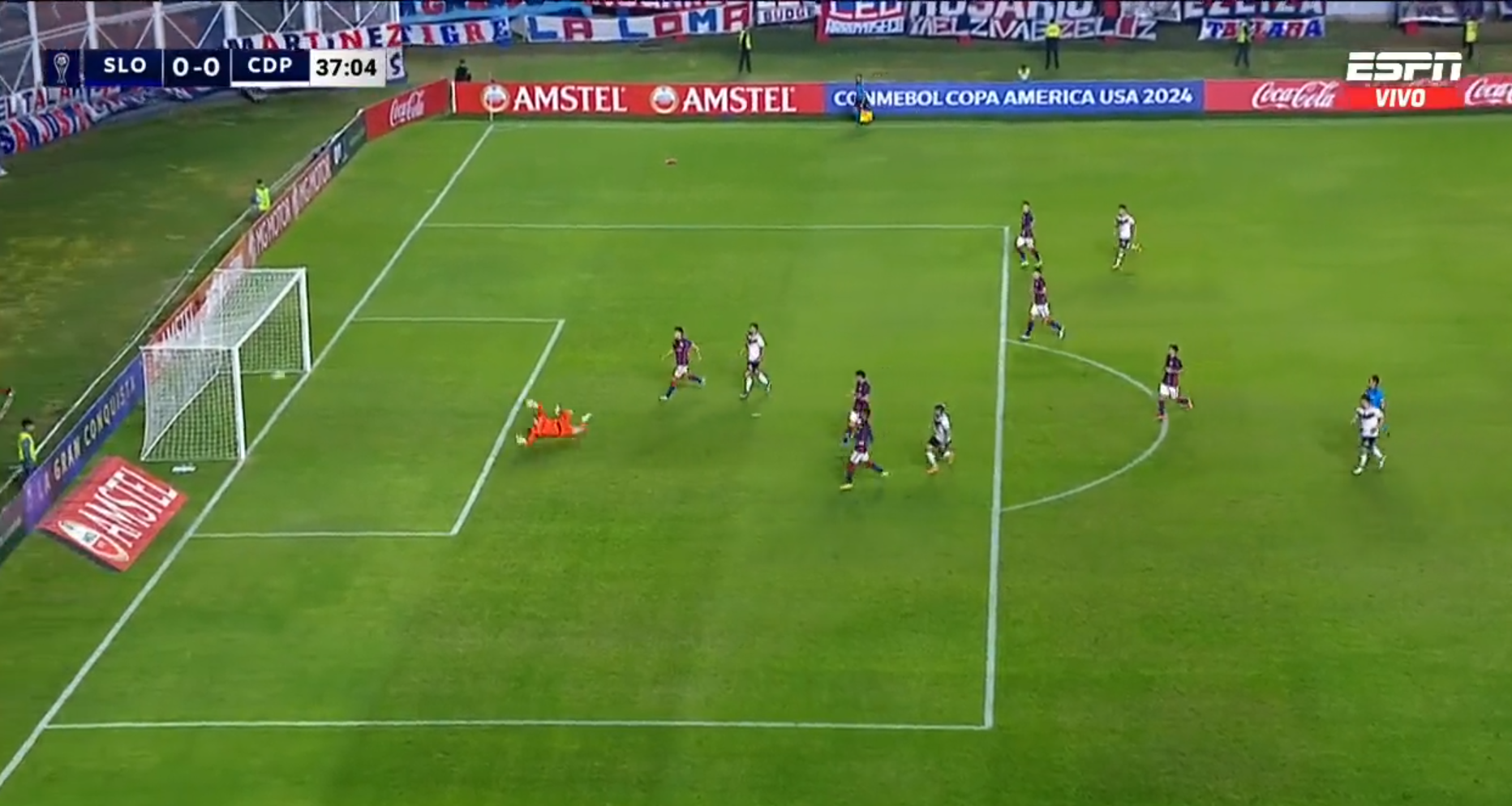 El palo evitó un golazo de Fernando Cornejo para Palestino ante San Lorenzo