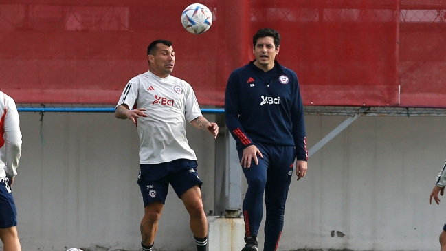 Berizzo: Las posibilidades para la defensa son Matías Zaldivia, Rodrigo Echeverría y Gary Medel