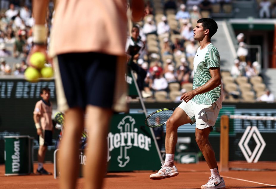 Roland Garros: La alegría de Djokovic por pasar a la final y la pena de Alcaraz por sus problemas físicos