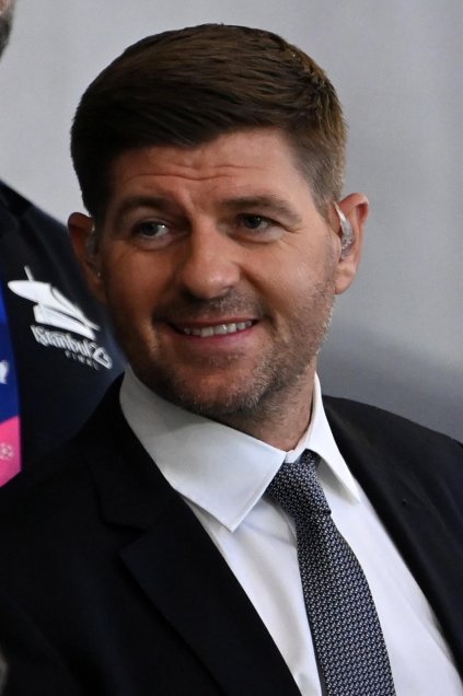 Leyendas del fútbol se encuentran en Estambul para presenciar la final de la Champions League