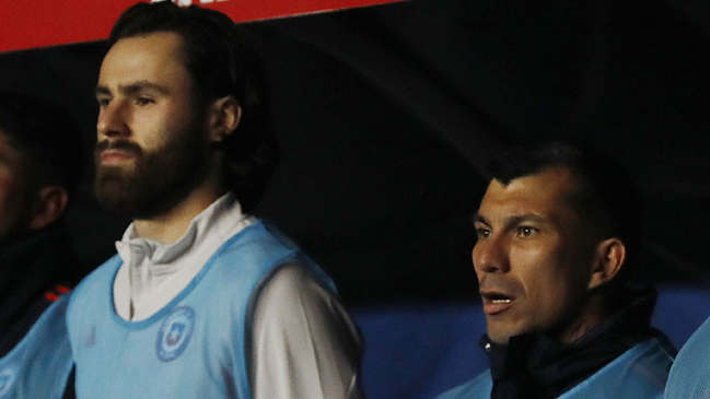 ¿Ya lo viste? El gesto viral de Gary Medel con Ben Brereton durante el himno de Chile