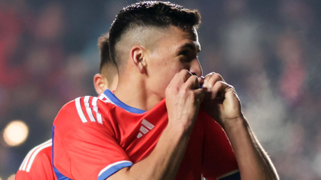 Marcelino Núñez cerró el triunfo de la Roja sobre Cuba con un golazo