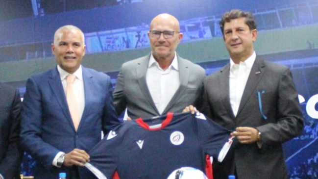 DT de República Dominicana: Vamos a respetar a Chile, pero sin miedo