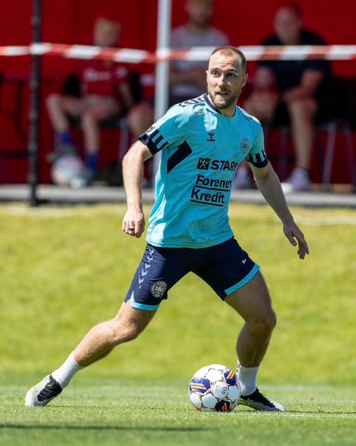 ¿Qué pasó? Christian Eriksen lució un ojo morado en entrenamiento de la selección danesa