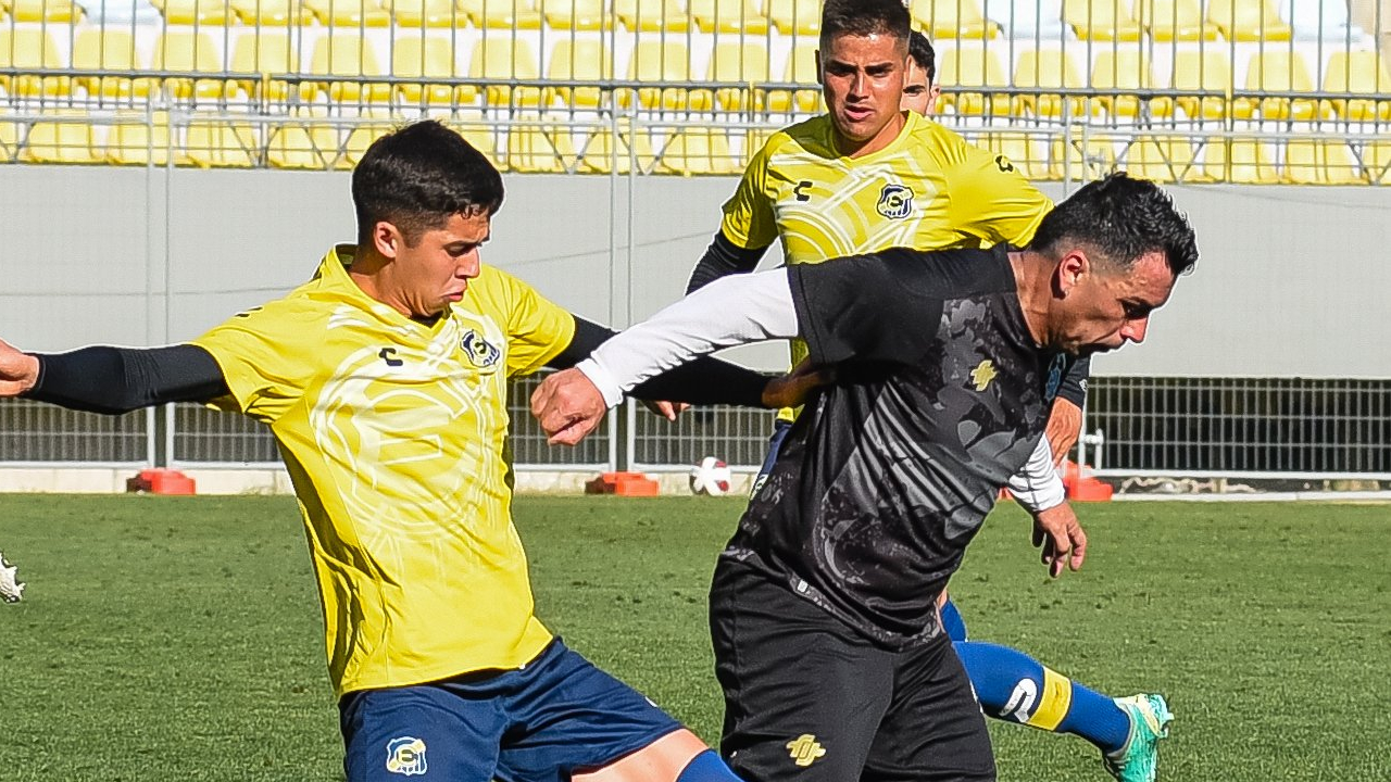 Esteban Paredes debutó en San Antonio Unido en amistoso de práctica contra Everton