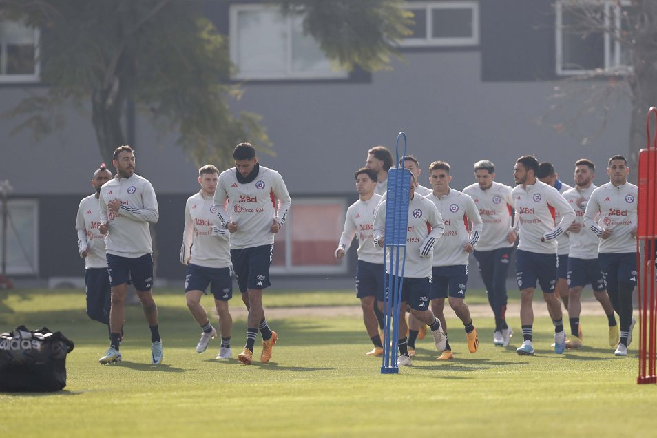 El último entrenamiento de La Roja antes de viajar a Santa Cruz para enfrentar a Bolivia