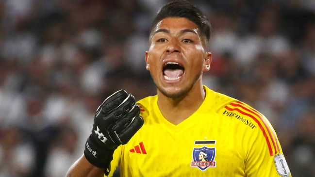 Brayan Cortés suma méritos para recuperar la titularidad en Colo Colo