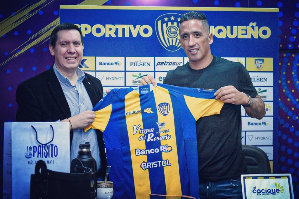 Lucas Barrios fue anunciado como fichaje estelar de Sportivo Luqueño