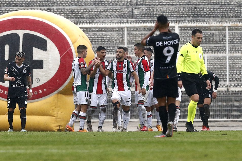 Bruno Barticciotto y Maximiliano Salas comandaron el alocado triunfo de Palestino sobre Santiago Morning