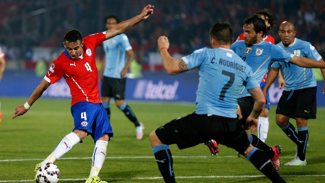 A ocho años del emotivo gol de Isla y el sufrido triunfo sobre Uruguay en la Copa América 2015