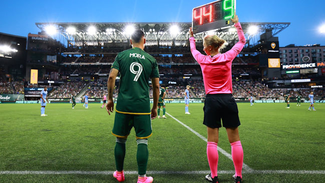 Felipe Mora volvió a las canchas tras casi un año de inactividad por lesión