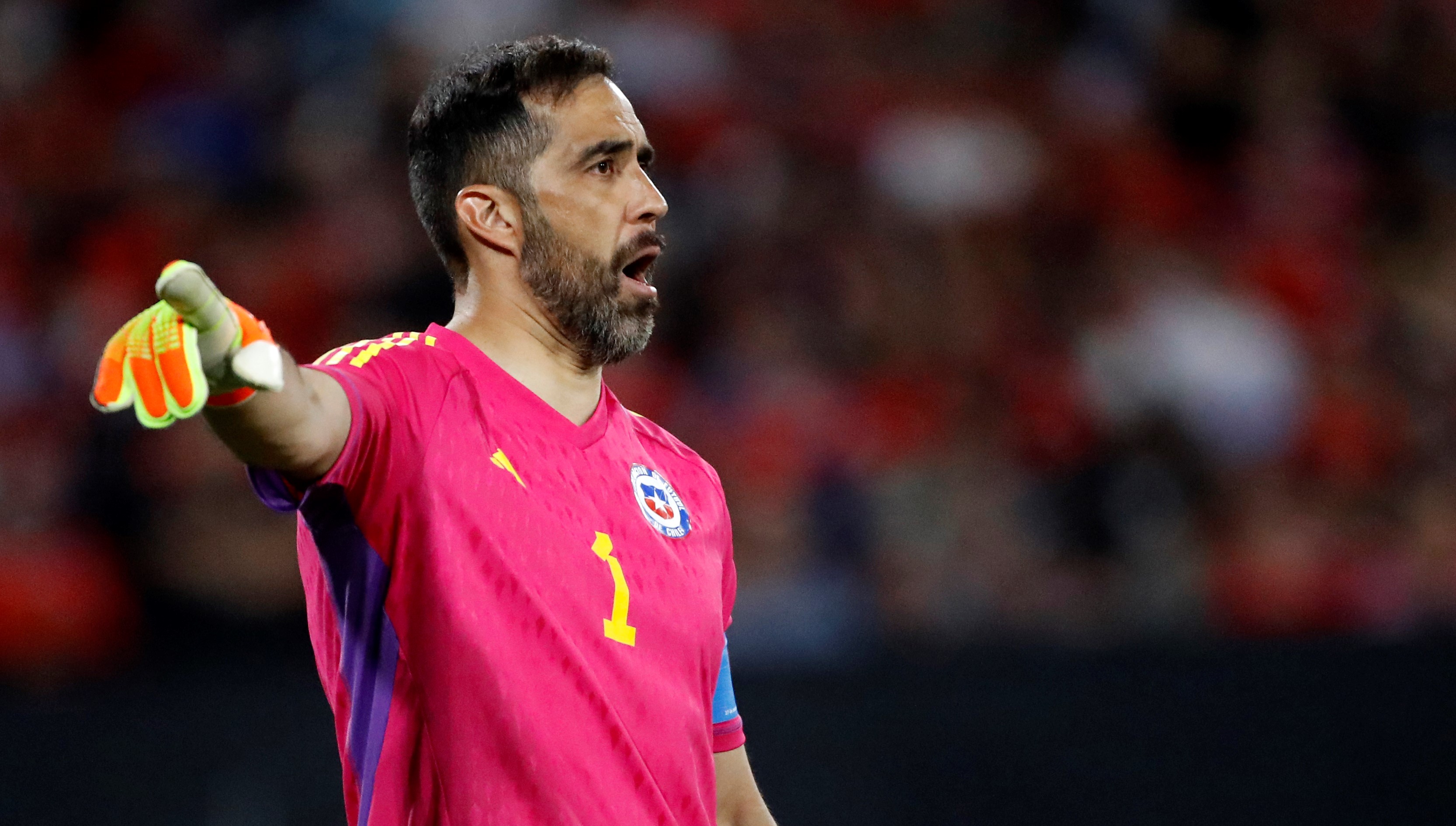 Roberto Rojas: El DT de la selección no puede exponer a un jugador como Claudio Bravo