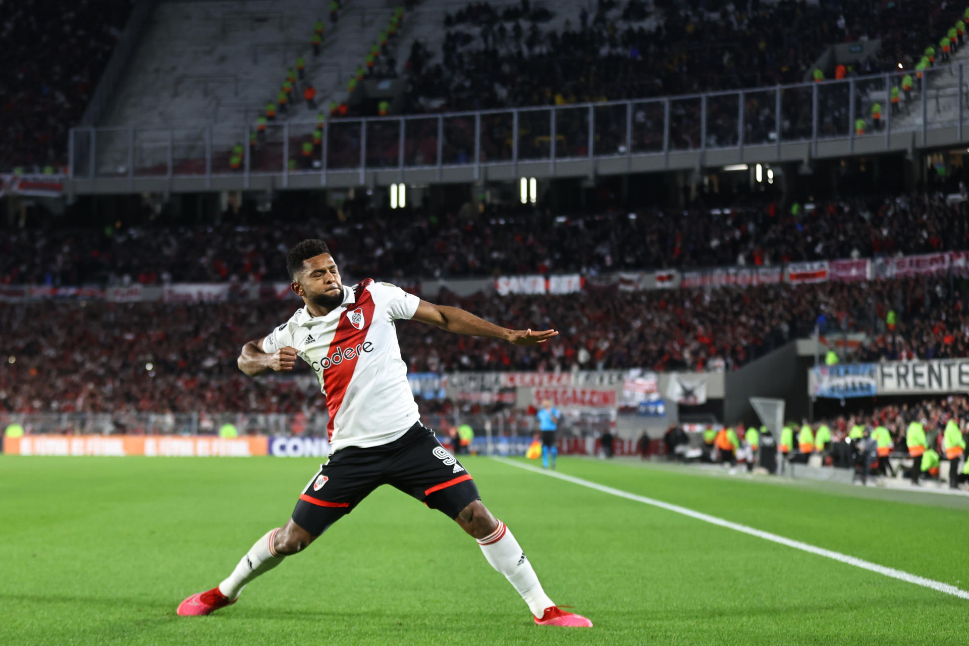 River Plate de Paulo Díaz avanzó a octavos en la Libertadores tras batir a The Strongest