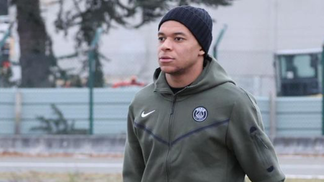 Mbappé calificó de “inaceptable” la muerte de menor que se saltó un control policial