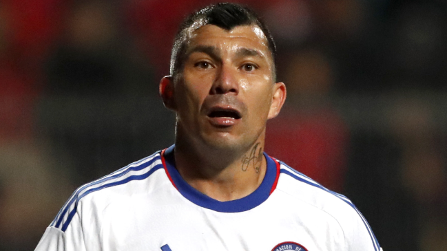 Inminente llegada de Medel a Vasco generó debate entre sus hinchas: “Nivel Serie B”