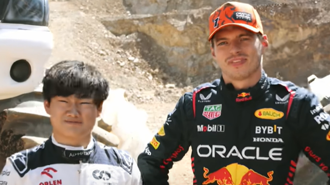 Verstappen y Yuki Tsunoda compitieron en Monster Trucks en Austria