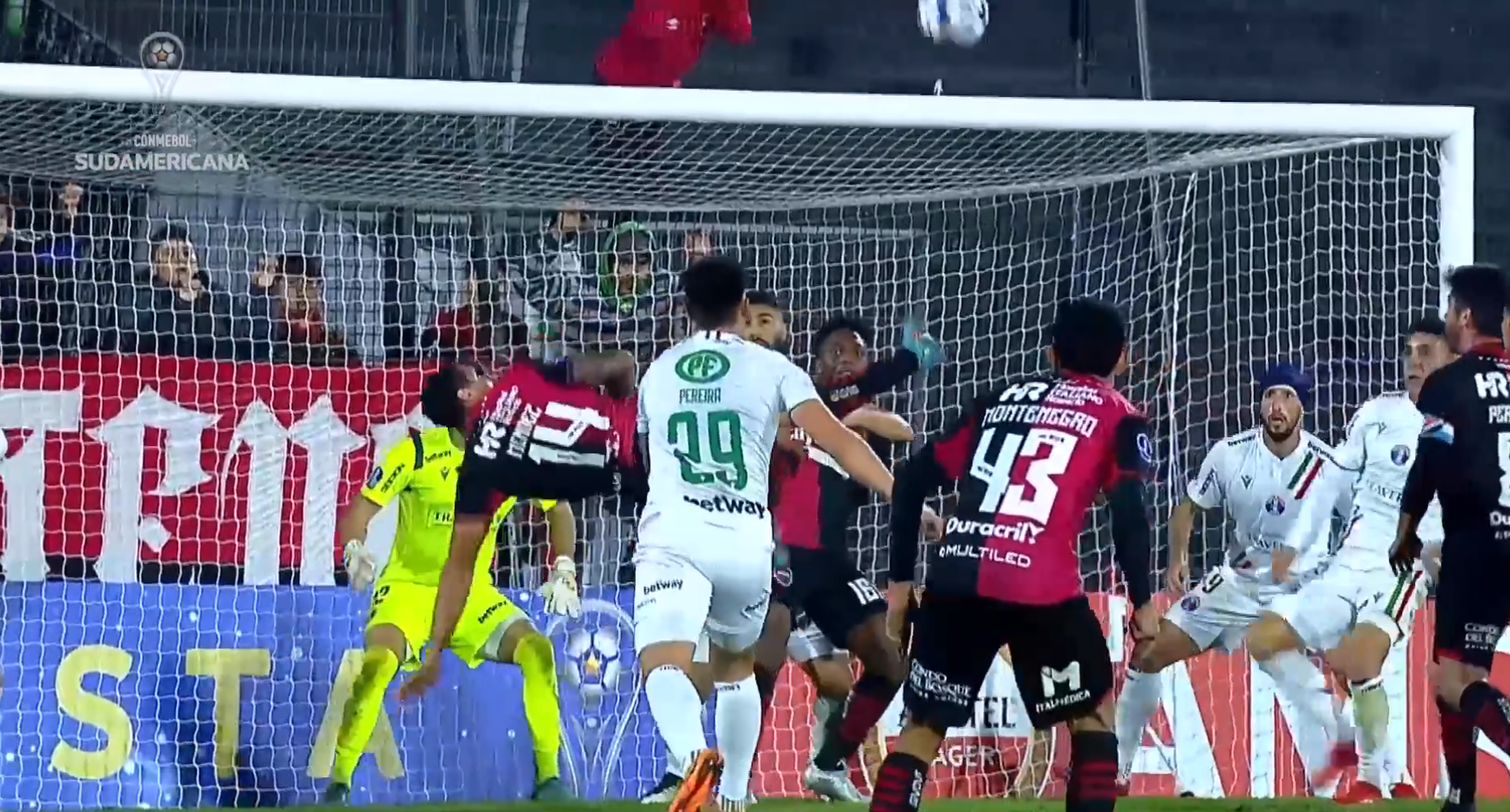 El golazo de tijera de Armando Méndez que salvó a Newell’s ante Audax Italiano