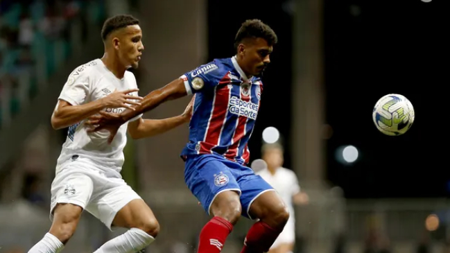 Gremio logró agónica victoria ante Bahía y sigue como escolta de Botafogo en Brasil