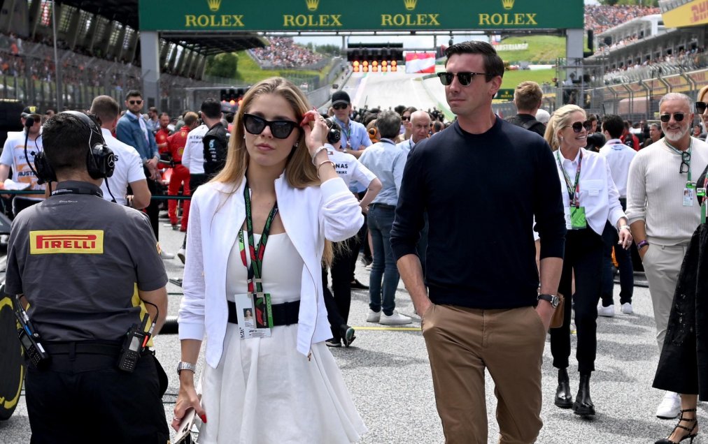 La cantante Victoria Swarovski acaparó miradas en el GP de Austria de la Fórmula 1