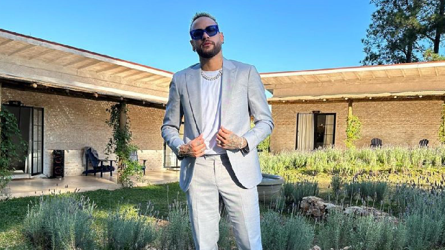 Neymar recibió millonaria multa por obras que violan las leyes ambientales en su casa de playa