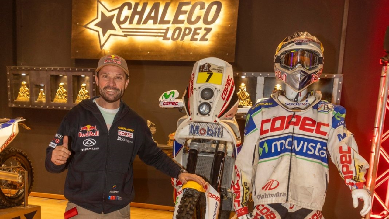 Francisco “Chaleco” López inauguró su museo en Mall Sport de La Condes