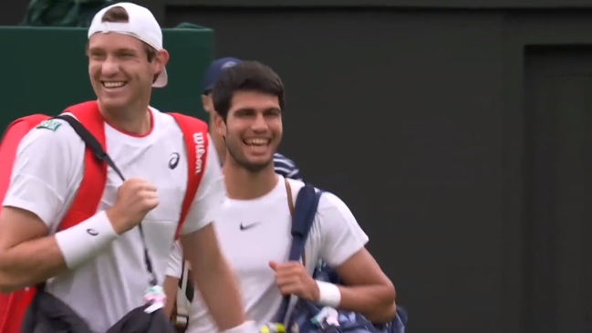 Para el otro lado, “Nico”: La divertida situación que vivió Jarry al salir a la cancha con Carlos Alcaraz