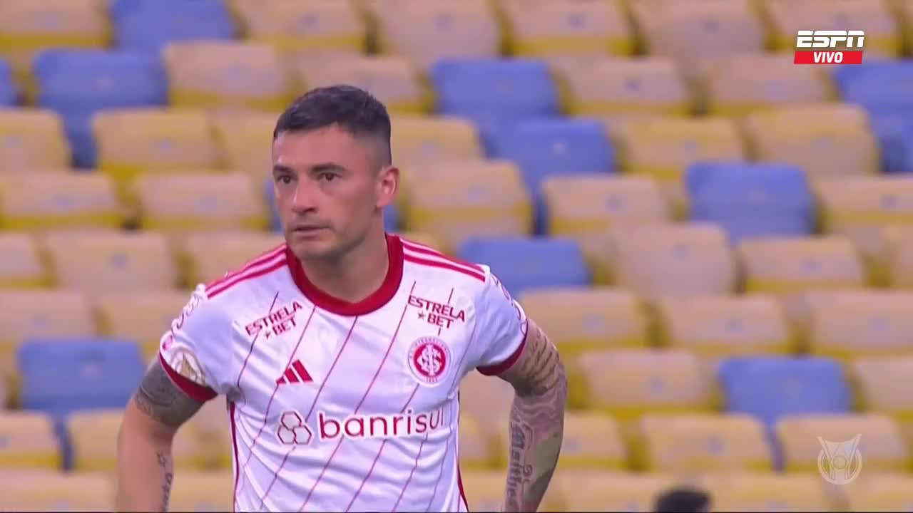 Charles Aránguiz sumó minutos en derrota de Inter de Porto Alegre ante Fluminense