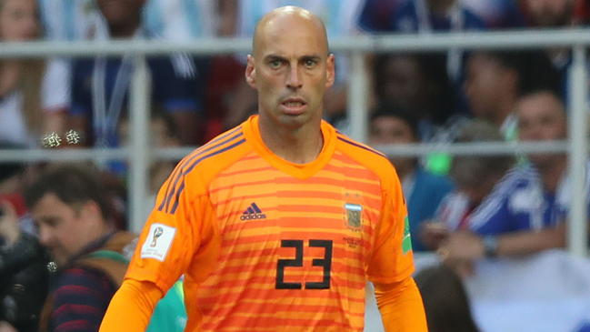 El arquero Willy Caballero se retiró para arribar al cuerpo técnico de Leicester