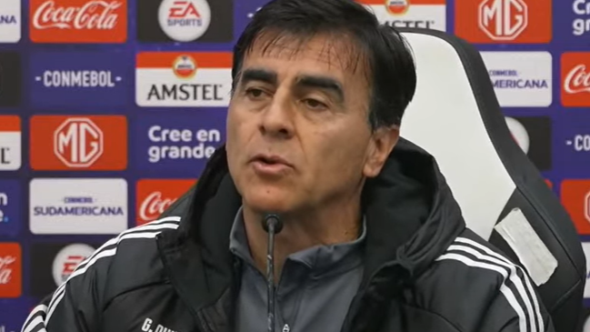 Quinteros: Desde el exterior siguen a Damián Pizarro, Jordhy Thompson y Alan Saldivia