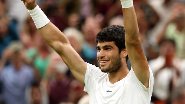 Carlos Alcaraz doblegó a Matteo Berrettini y pasó por primera vez a cuartos de final en Wimbledon