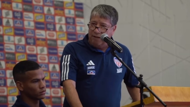 “Bolillo” Gómez se llevó críticas por lanzar un desafortunado chiste en su presentación en Junior