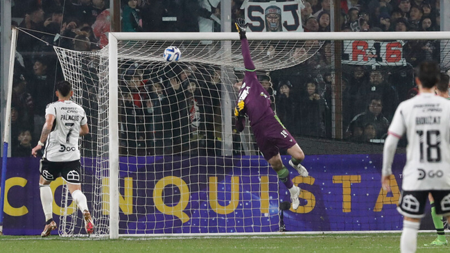 Leonardo Gil repitió para Colo Colo ante América-MG con un golazo directo al ángulo