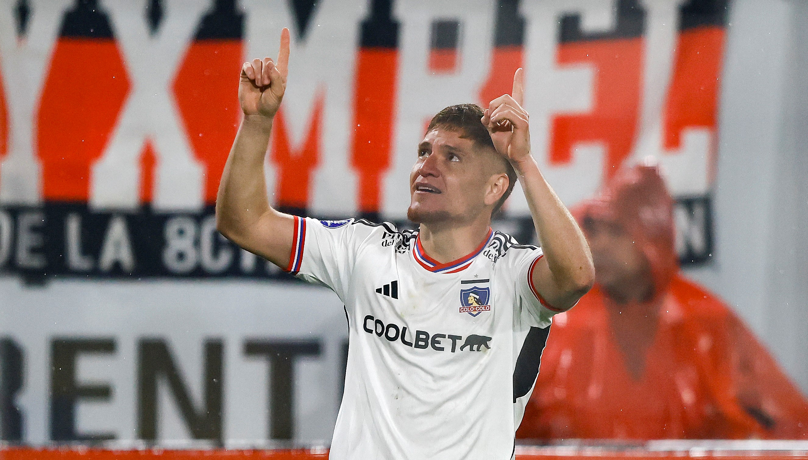 ¡Golazo! Leonardo Gil sacudió a América MG con un zurdazo al ángulo