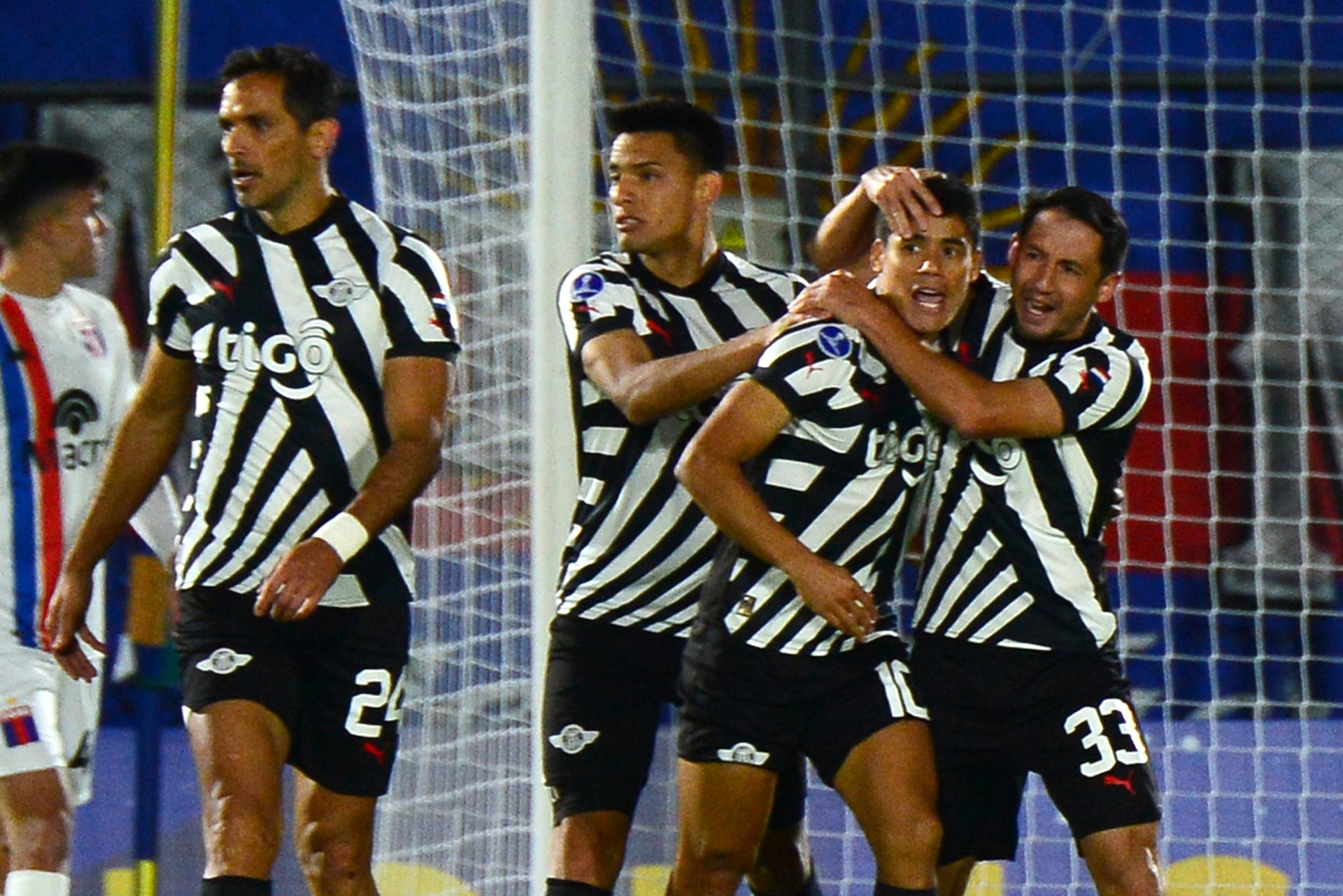 Libertad remontó ante Tigre en Asunción y se acercó a los octavos de la Sudamericana