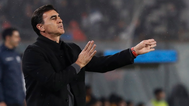 Gustavo Quinteros se pone una meta antes de renovar en Colo Colo: La ambición es dar un paso más