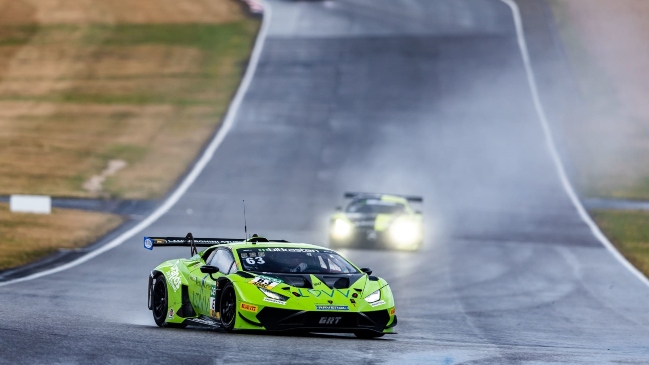 Benjamín Hites se sobrepuso a la lluvia y remató sexto en el GT Masters de Alemania