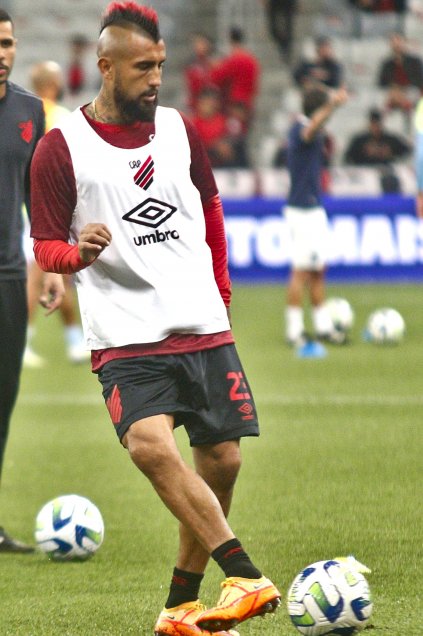 Arturo Vidal tuvo un estreno triunfal con la camiseta de Atlético Paranaense