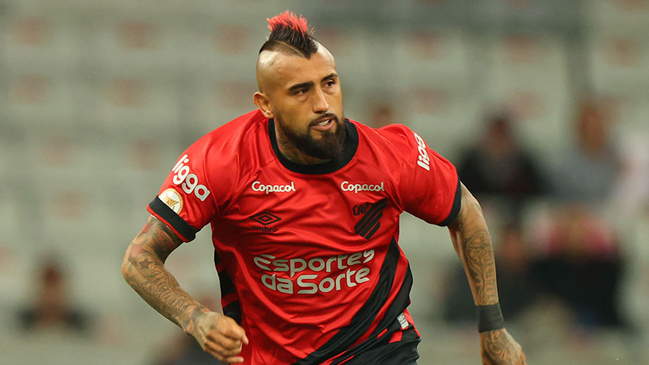Vidal cargó contra Sampaoli tras su debut en Paranaense: “Me tocó un entrenador perdedor”