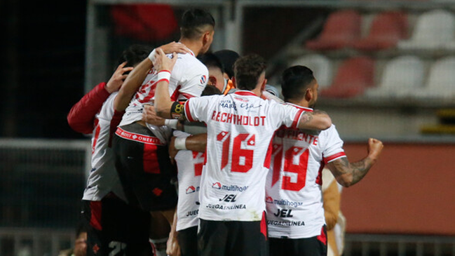 Curicó Unido se alejó del fondo con un revitalizador triunfo sobre una amargada UC