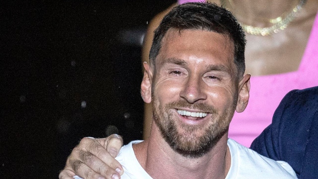 [Video] Lionel Messi fue víctima de un túnel de su hijo Thiago