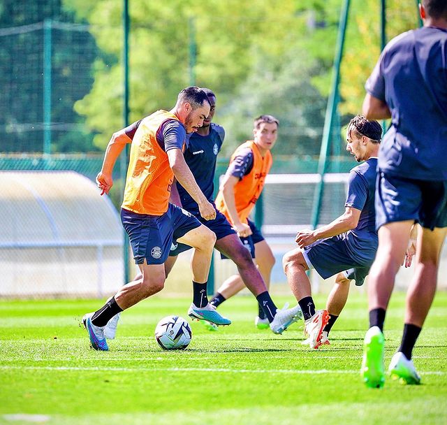 Gabriel Suazo cumple con exigente pretemporada con Toulouse